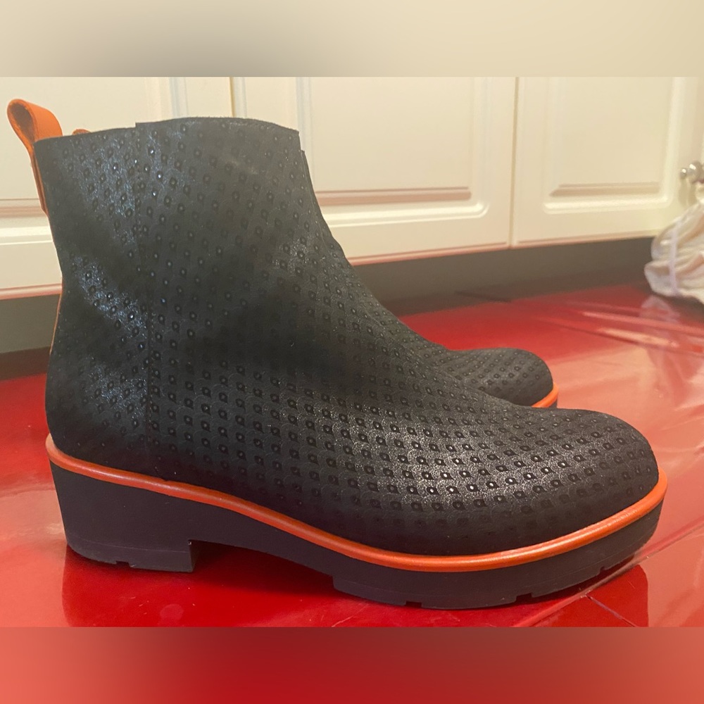 Check out these beauties! Worn twice, but my feet are now one size larger